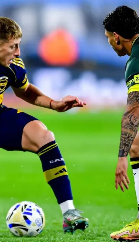 Barinaga enfrenta a Lucas González en el encuentro entre Boca y Defensa y Justicia. (Foto: gentileza)