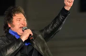 Milei arranca gira electoral en Tierra del Fuego y apunta a más de diez provincias