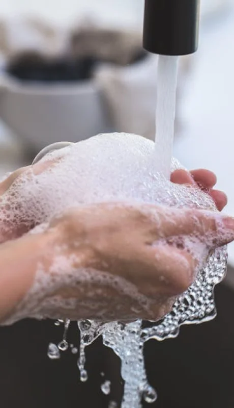 AySAM confirma servicio de agua normalizado en Mendoza tras el temporal.