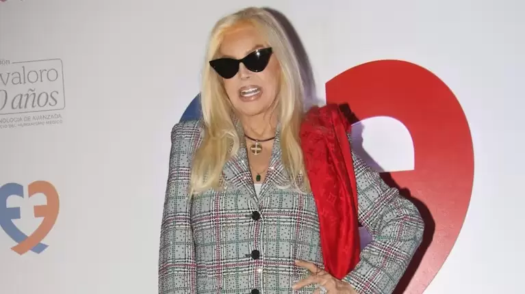 "Ayúdenme, por favor", fue el pedido de la diva de los teléfonos para homenajear al doctor René Favaloro.