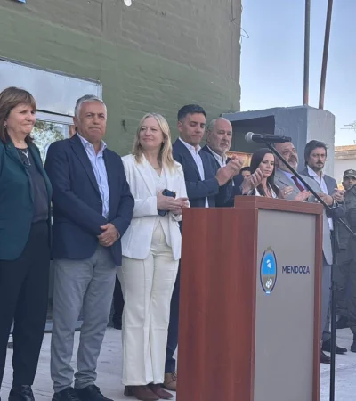 Con un tono enfático, la ministra de Seguridad de la Nación, Patricia Bullrich, abrió su discurso agradeciendo a las autoridades presentes. /