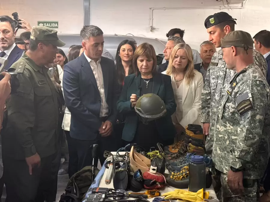 Patricia Bullrich en la nueva sede de la Gendarmería Nacional. /