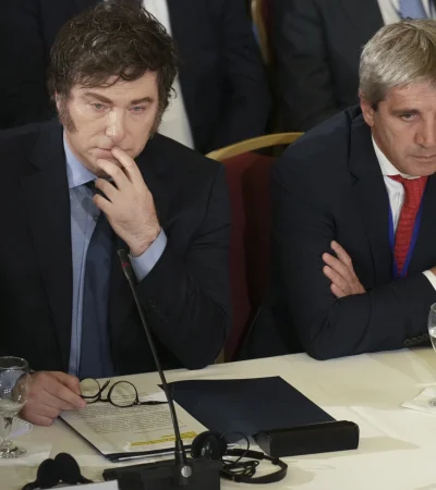 Javier Milei y Luis Caputo, empeñados en una dura lucha contra la inflación. (Foto: web)