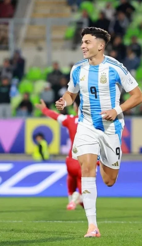 El pibe Sarco, figura del Sub 20