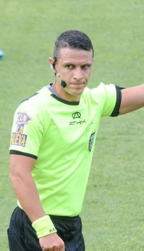 Andrés Gariano dirigirá al Tomba.