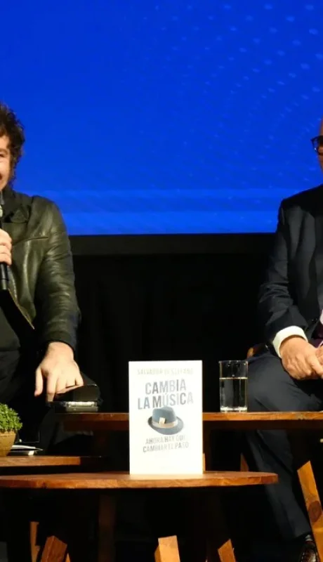 En la presentación de un libro del economista y consultor financiero Salvador Di Stefano, Javier Milei volvió a desmentir a la oposición. /