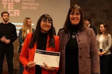 Particular método de reciclar residuos industriales en cuero ecológico