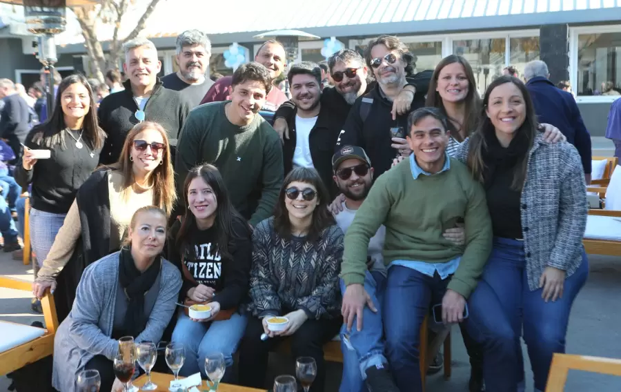 Cristian con parte del equipo de Ciudadano News.