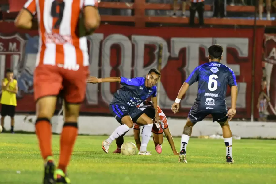 Flojo partido en el Este.