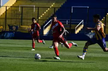 Maipú goleó 3-0 a Atlanta y se clasificó al Reducido por el ascenso