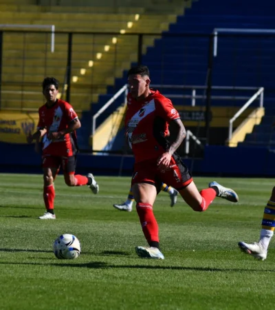 Maipú goleó y va por el ascenso.
