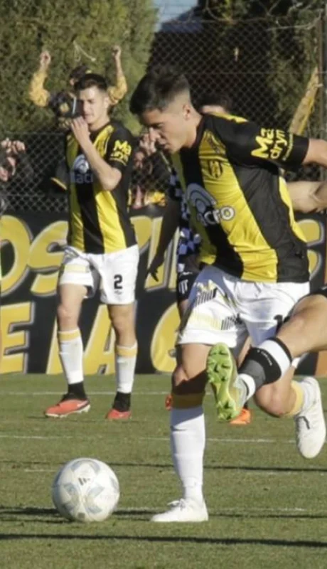 Gimnasia y Deportivo Madryn van por el ascenso.