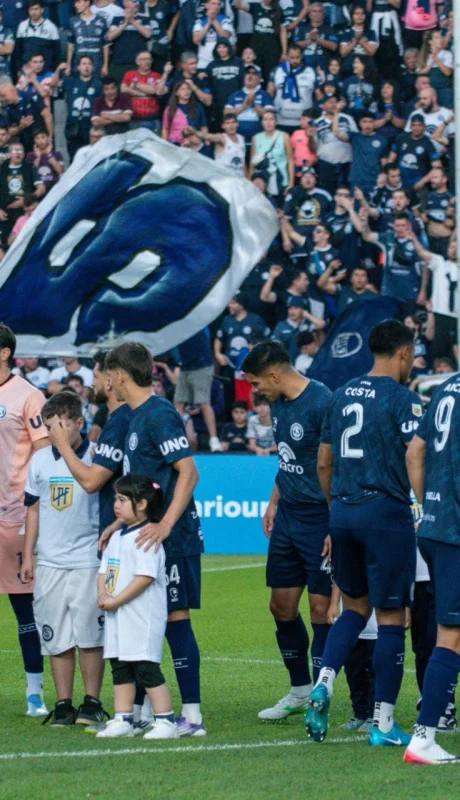 Independiente Rivadavia visita a Racing.