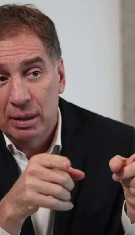 La Libertad Avanza busca relanzar su campaña en Buenos Aires con Diego Santilli como figura central.