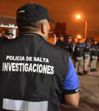 Al oficial se lo detuvo por "hurto calificado con llave retenida, en concurso real con incumplimiento de los deberes de funcionario público".