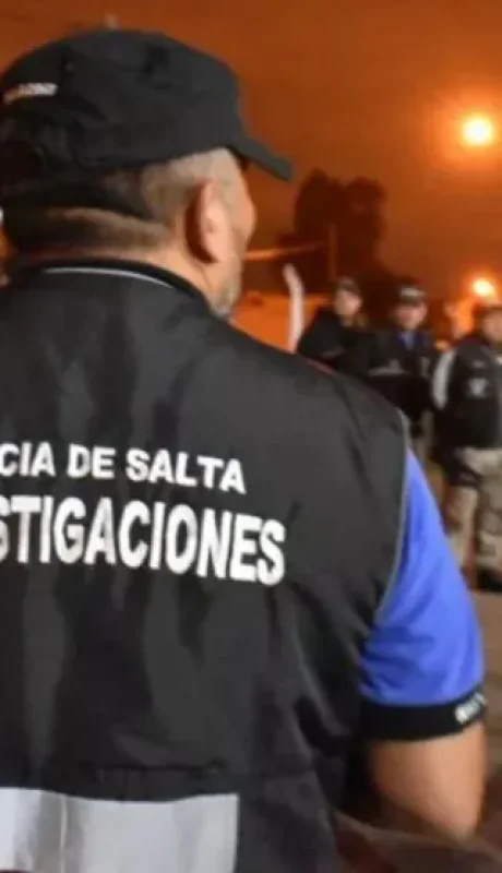 Al oficial se lo detuvo por "hurto calificado con llave retenida, en concurso real con incumplimiento de los deberes de funcionario público".