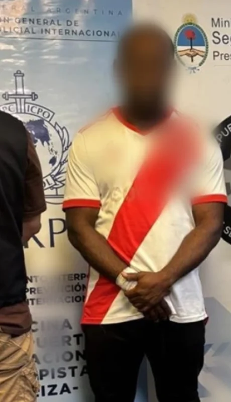 Detenido prófugo internacional vinculado a fraudes bancarios y extorsión.