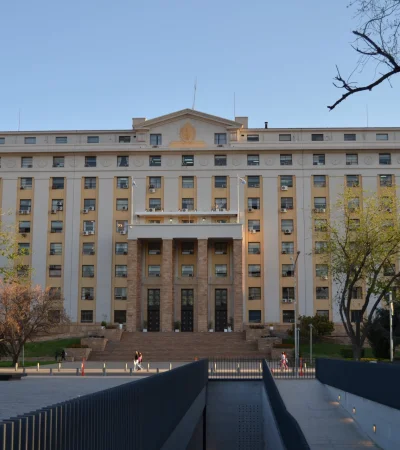 La vicegobernadora Casado aseguró que ahora los pases a planta van a ser solo por concurso, no por antigüedad en el cargo.