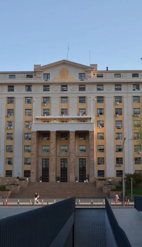 La vicegobernadora Casado aseguró que ahora los pases a planta van a ser solo por concurso, no por antigüedad en el cargo.