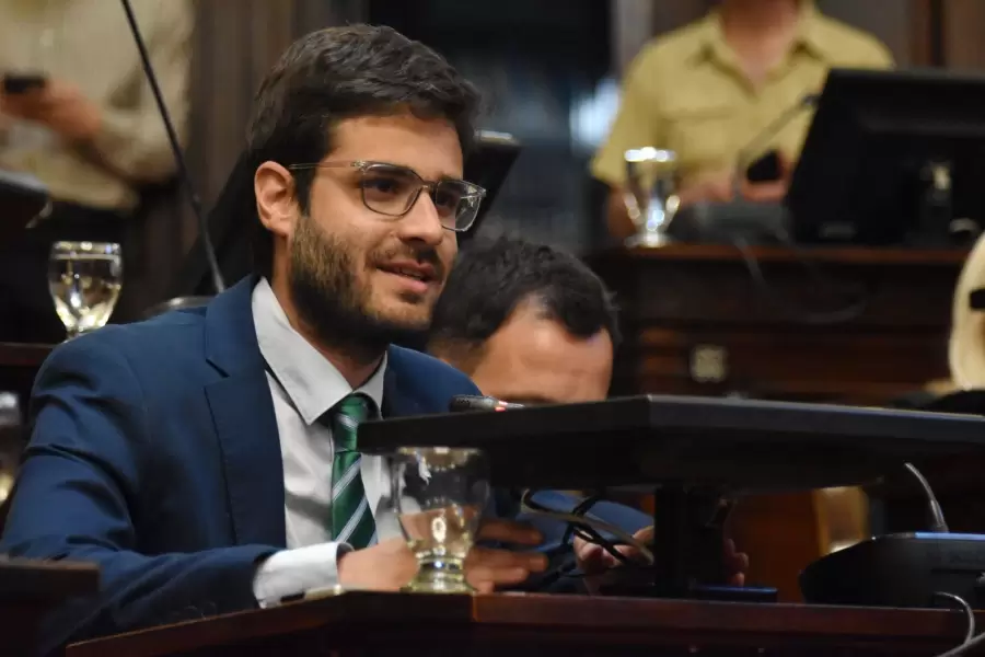 Fugazotto en su banca de la Legislatura