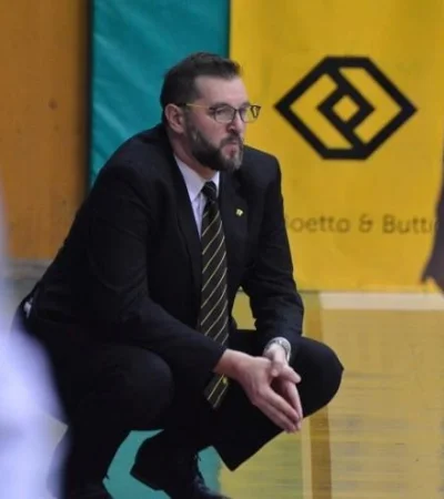 Sebastián Saborido, DT de Rivadavia Básquet.