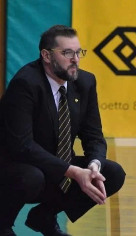 Sebastián Saborido, DT de Rivadavia Básquet.