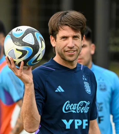 Diego Placente, ahora con el sueño en la Sub-17