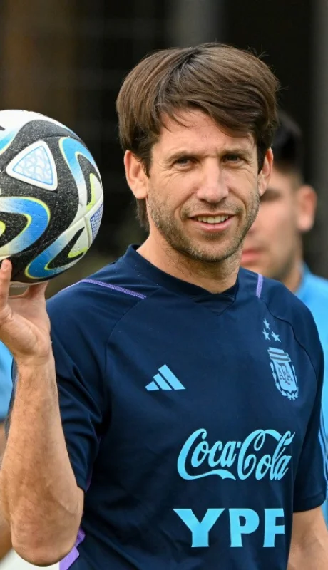 Diego Placente, ahora con el sueño en la Sub-17