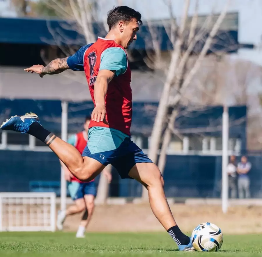 Alejo Osella podría continuar entre los titulares de la Lepra.
