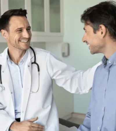 La oncóloga explicó la alta asociación del cigarrillo con el cáncer de vejiga y la necesidad de controles regulares.