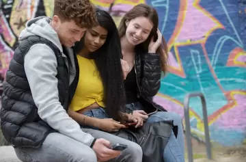 Generación Z: la adolescencia extendida que está redefiniendo la adultez