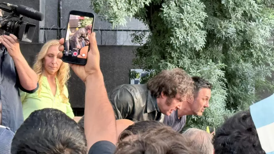 Pese al clima de fervor, se registraron incidentes menores con opositores. Imagen: Mariana Santarossa / Ciudadano News