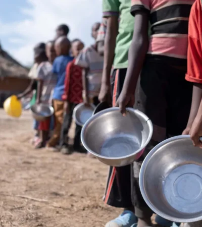 "Sólo en el último año, las guerras provocaron 20 crisis alimentarias en todo el mundo, que afectaron a casi 140 millones de personas".
