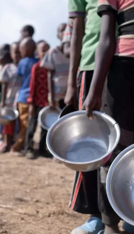 "Sólo en el último año, las guerras provocaron 20 crisis alimentarias en todo el mundo, que afectaron a casi 140 millones de personas".