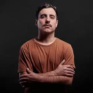 John Cosani, DJ y productor de música electrónica.