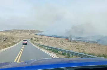 De un auto en llamas a la evacuación: así fue la brutal velocidad con la que el fuego tomó la Quebrada del Condorito
