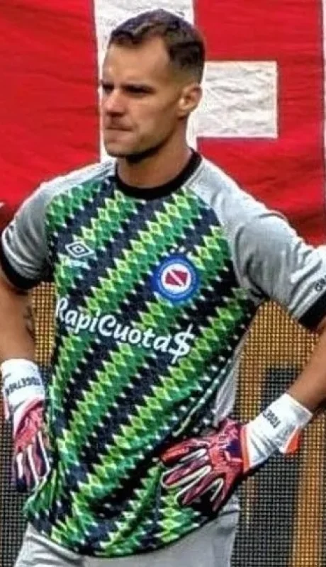 Diego Ruso Rodríguez sufrió una gravísima lesión en la rodilla/ Fuente: X