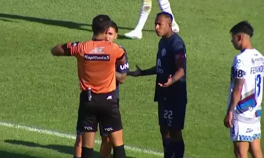 Tello expulsó a Tomas Bottari/ Fuente: Captura de video