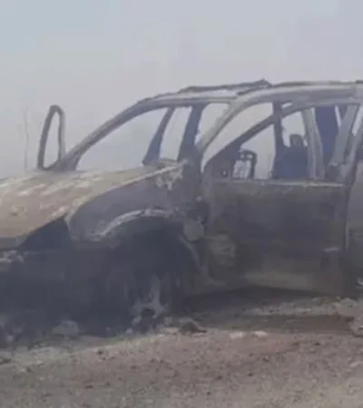 El Toyota Corolla del remisero fue encontrado incendiado/ Fuente: X