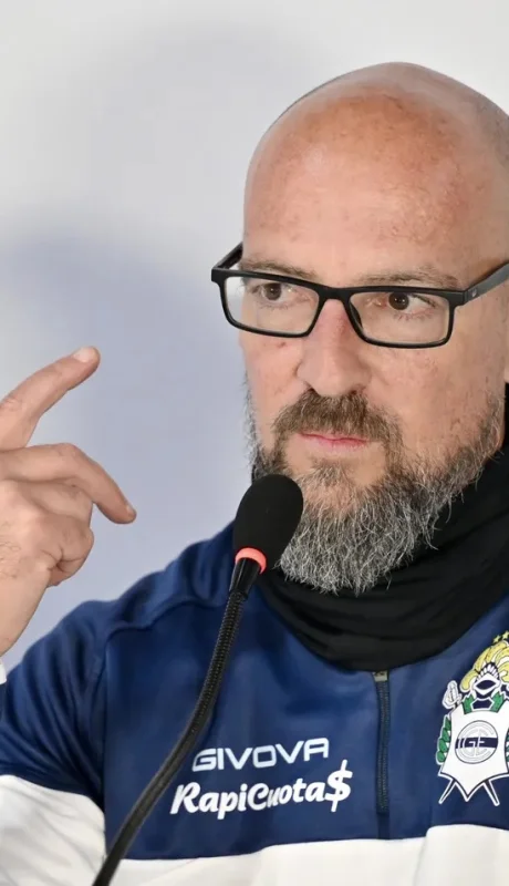 Alejandro Orfila fue despedido de Gimnasia La Plata.