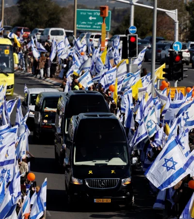 El Ejército israelí espera otros 19 cuerpos, pero Hamás asegura que ya ha cumplido su compromiso con el acuerdo.