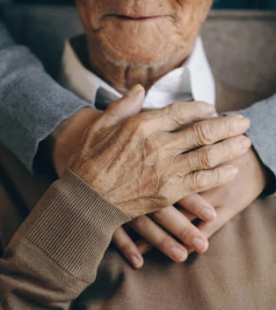 Desde la Fundación El Faro aseguran la importancia de un "acompañamiento integral" hacia el fin de la vida.