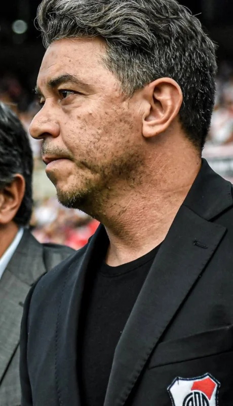 Marcelo Gallardo junto a su ayudante Matías Biscay