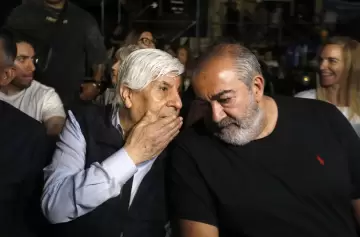 Renovación en la CGT: Disputa de nombres y cargos para enfrentar la "Reforma Laboral 2.0" de Milei