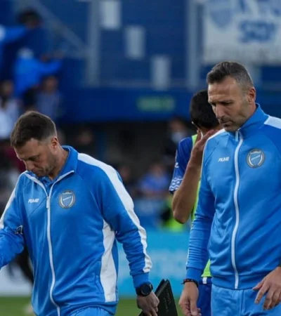 Walter Ribonetto quedó en la "cuerda floja" tras la derrota ante Lanús/ Fuente: X