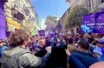 Milei en Santiago del Estero: acto al grito de "tobillera" tras criticar a Cristina Kirchner