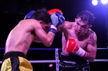 Juan Carrasco volvió al ring, ganó por KO y conquistó el cetro Cono Sur AMB