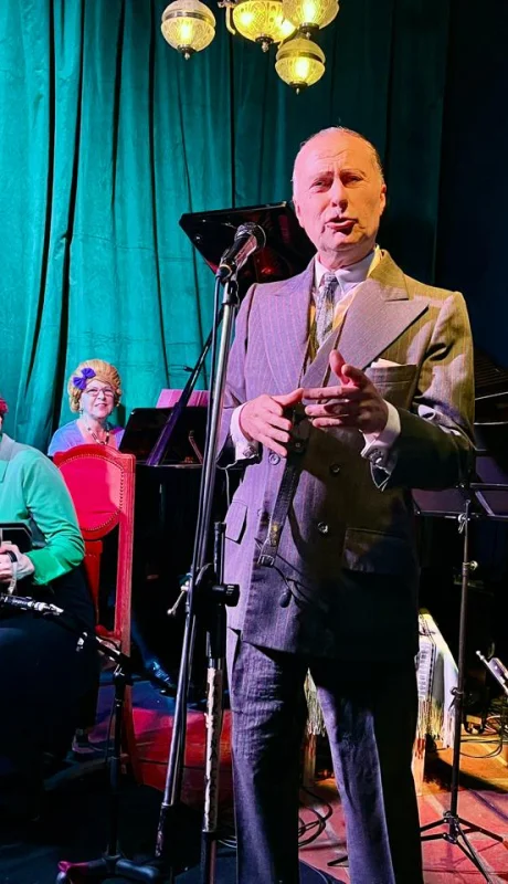 Silvio Cattáneo en la piel de Ofidio Dellasoppa