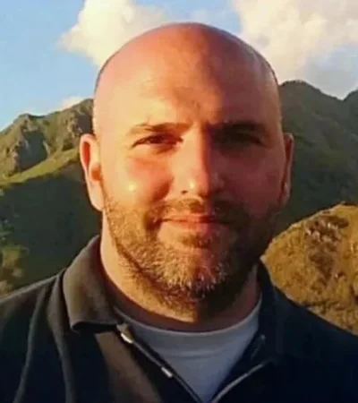 Alejandro Matías Fracaroli era reconocido por su destacada trayectoria en el ámbito académico y científico.