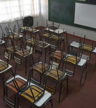 "La escuela es hoy el único ámbito donde se expresa lo colectivo, lo social y lo comunitario".